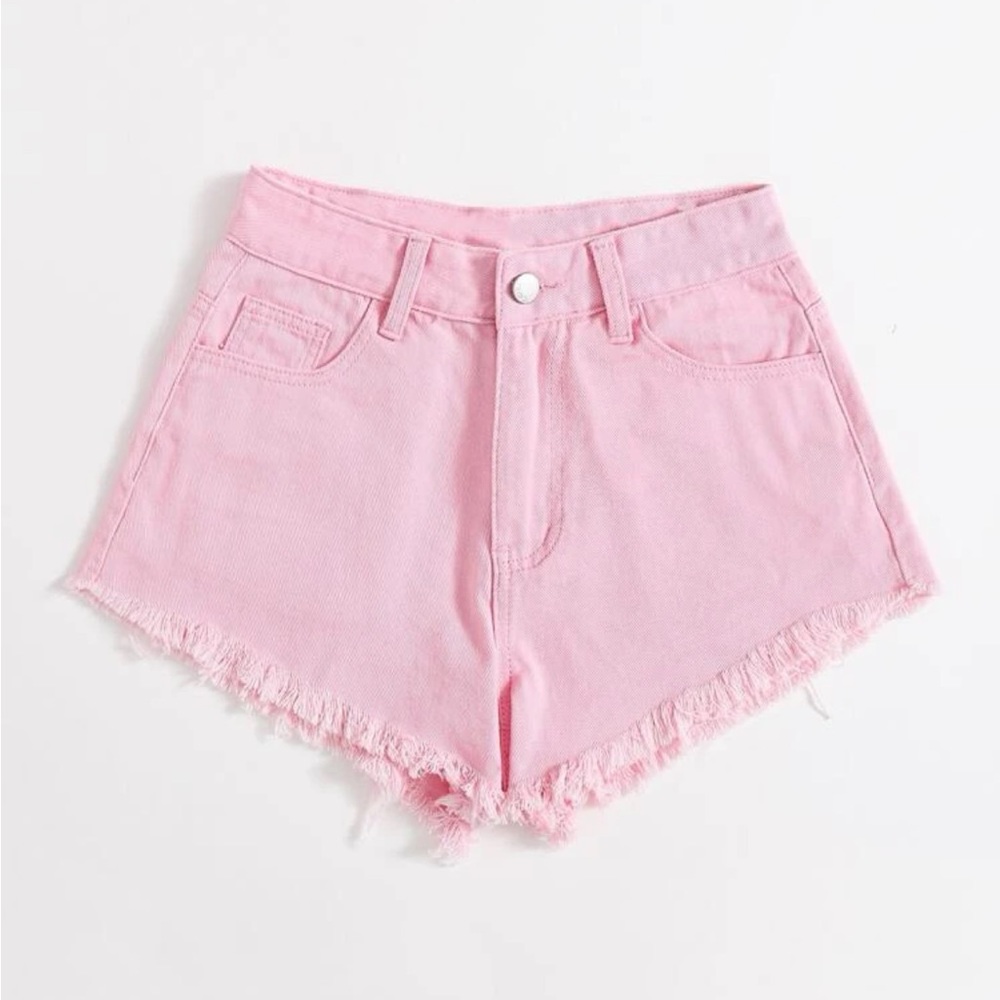 Frayed denim shorts